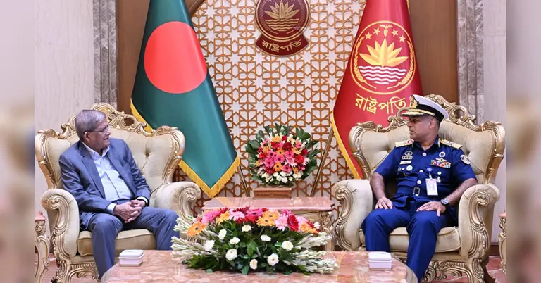 রাষ্ট্রপতির সঙ্গে কোস্টগার্ড মহাপরিচালক